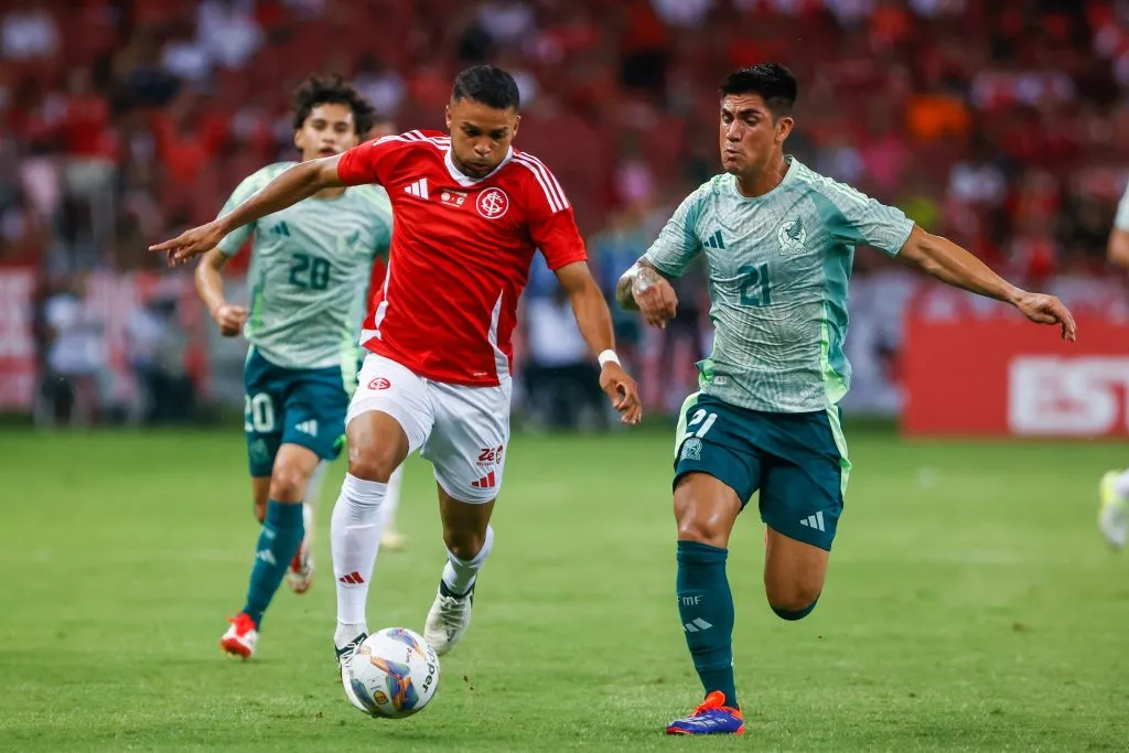 Atacante durante o amistoso com o México. Foto: Luiz Erbes/AGIF