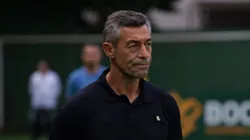 Pedro Caixinha tecnico do Santos durante partida contra o Velo Clube no estadio Benitao pelo campeonato Paulista 202