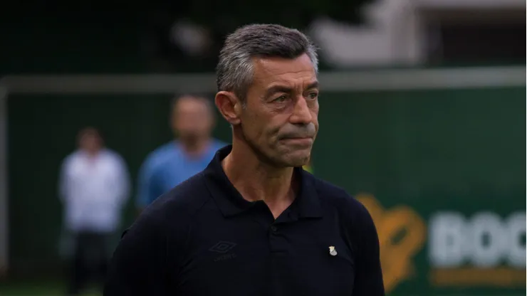 Pedro Caixinha tecnico do Santos durante partida contra o Velo Clube no estadio Benitao pelo campeonato Paulista 202