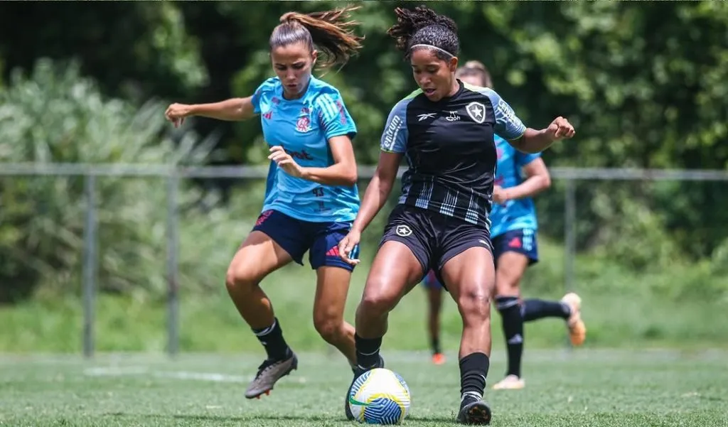 Botafogo x Flamengo durante jogo-treino da pré-temporada 2025. Foto: &nbsp;Arthur Barreto/ BFR
