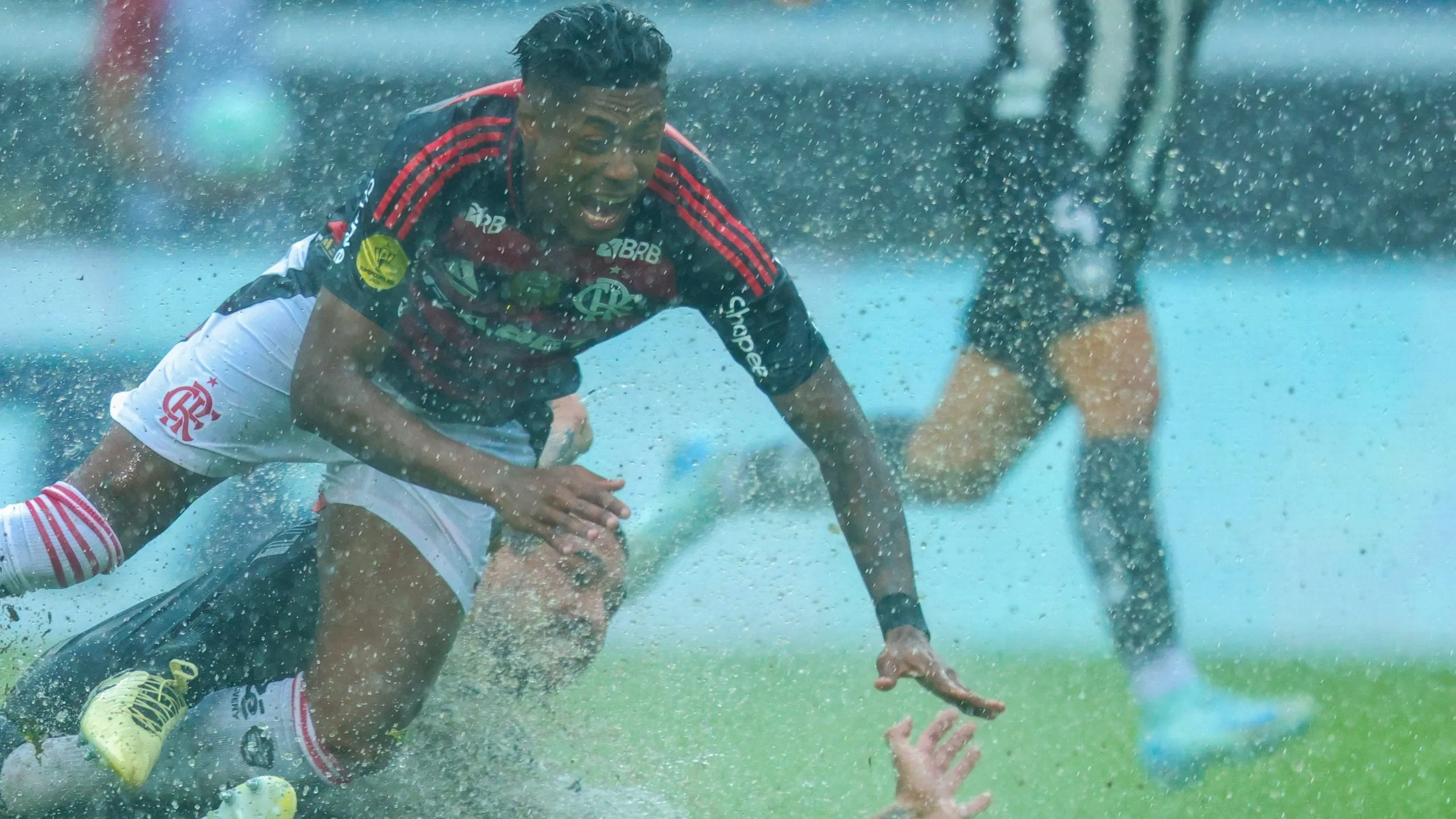 Bruno Henrique jogador do Flamengo  sofreu pênalti contra o Botafogo