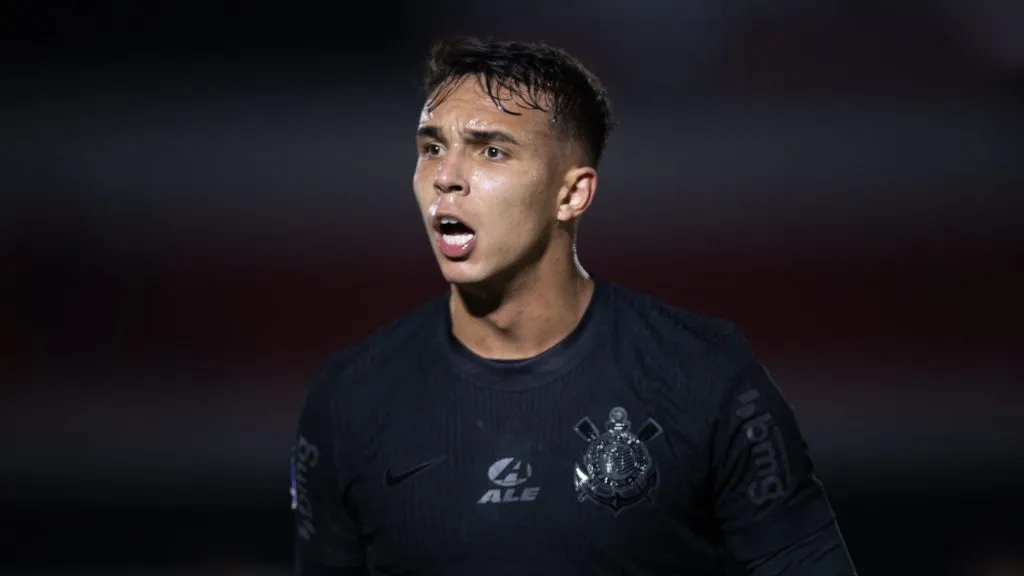 Giovane jogador do Corinthians comemora seu gol durante partida contra o Bragantino no estadio Santa Cruz pelo campeonato Copa Sul-Americana 2024. Foto: Fabio Moreira Pinto/AGIF