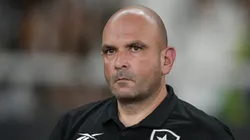 Carlos Leiria segue como treinador interino