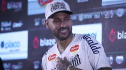 SP - SANTOS - 31/01/2025 - SANTOS, APRESENTACAO NEYMAR - Neymar durante sua apresentacao oficial como jogador do Santos em coletiva de imprensa realizada no Vila Belmiro. Foto: Reinaldo Campos/AGIF