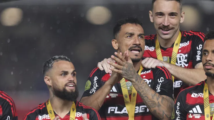 Danilo jogador do Flamengo durante partida contra o Botafogo. Foto: Fernando Torres/AGIF