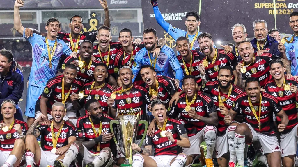 Jogadores do Flamengo comemorando. Foto: Fernando Torres/AGIF