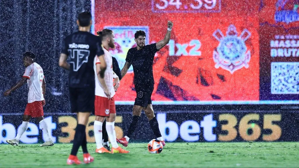 Pedro Raul fez gol na estreia do Corinthians - Foto: Marcello Zambrana/AGIF.