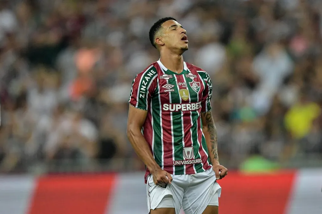 Kaua Elias com a camisa do Fluminense.Foto: Thiago Ribeiro/AGIF