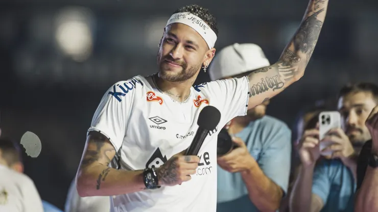 Neymar quer ajudar o jovem. Foto: Bruno Vaz/SFC