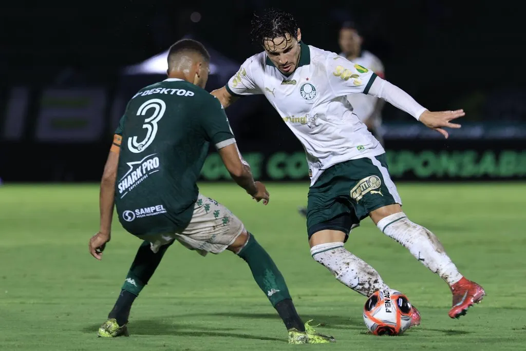 Raphael Veiga, do Palmeiras, durante partida contra o Guarani no Brinco de Ouro pelo Campeonato Paulista 2025. Foto: Marcello Zambrana / AGIF