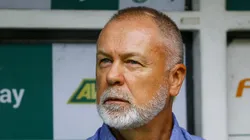 Mano Menezes sofre pressão no Flu.