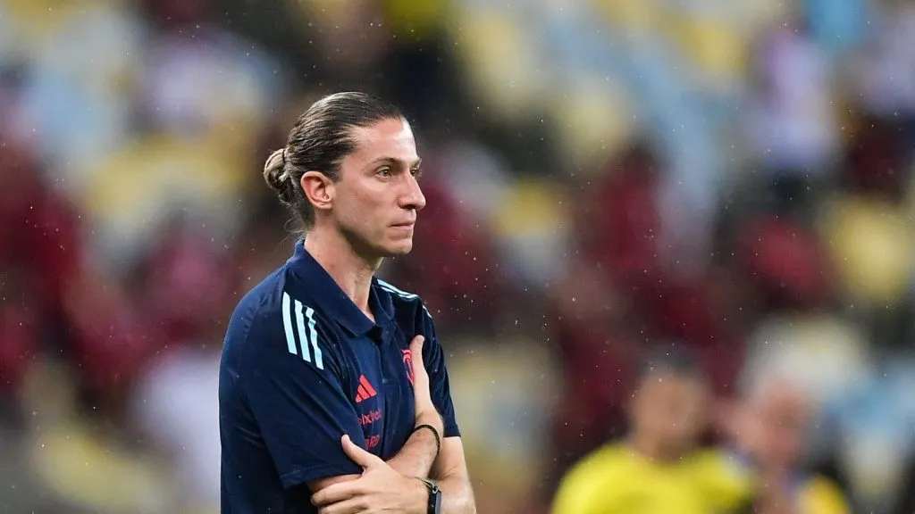 Foto: Thiago Ribeiro/AGIF – Filipe Luís foi elogiado pelo apresentador Craque Neto na Band.