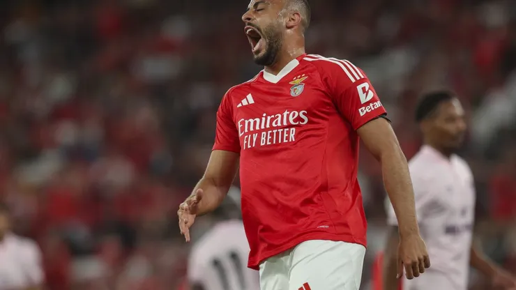 Arthur Cabral ainda tem futuro indefinido no mercado