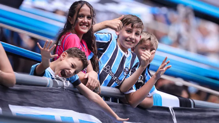 Torcida do Grêmio durante partida contra Sao Luiz-RS na Arena do Grêmio pelo Campeonato Gaúcho 2025. Foto: Maxi Franzoi / AGIF