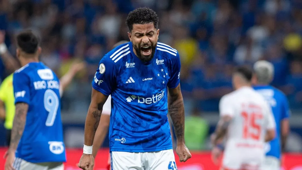 João Marcelo sofre grave lesão e vê jogadores se solidarizarem – Foto: Alessandra Torres/AGIF