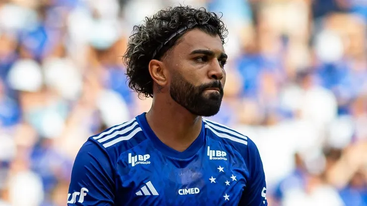 Gabigol se solidariza após zagueiro sofrer grave lesão