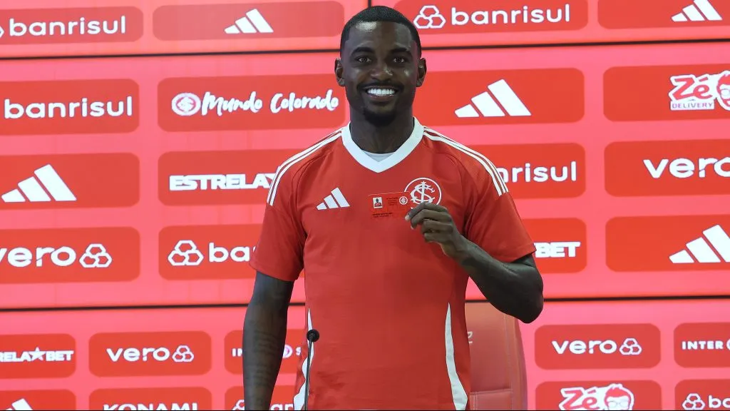 Ramon se posiciona sobre acordo na temporada – Foto: Ricardo Duarte/Internacional