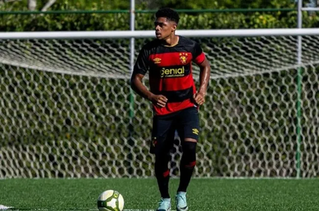 O jovem artilheiro foi lançado na Série B de 2023 pelo técnico Enderson Moreira. Foto: Igor Cysneiros /Sport Club do Recife
