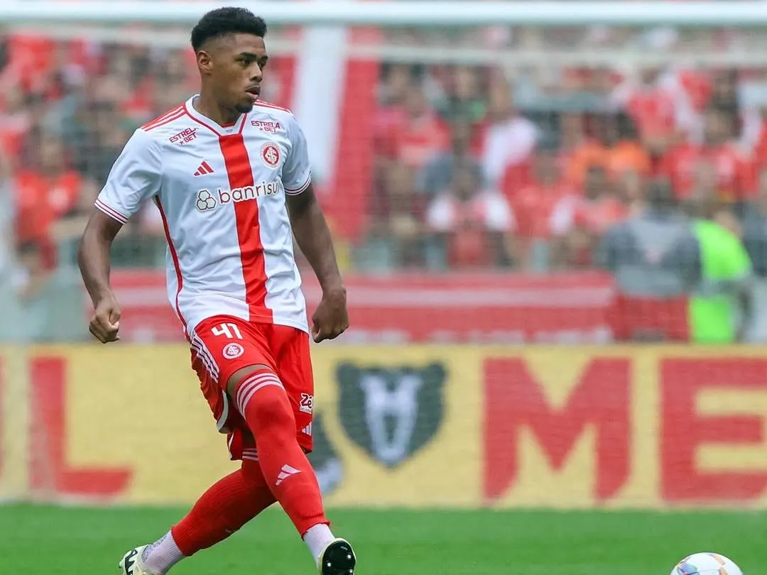 Joia em ascensão na equipe titular do Internacional, o artilheiro Victor Gabriel chama atenção por seu talento e agilidade na defesa colorada. Foto: R. Duarte/Internacional