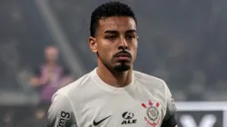 Matheus Bidu durante partida entre Grêmio e Corinthians, no Couto Pereira, pela Copa do Brasil 2024.