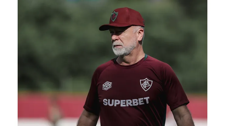 Mano Menezes em treino para o clássico contra o Vasco - Foto: Lucas Merçon/Fluminense