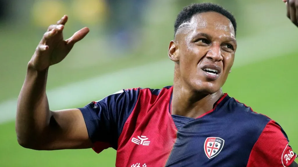 Yerry Mina vai seguir vinculado ao Cagliari - (Photo by Enrico Locci/Getty Images).