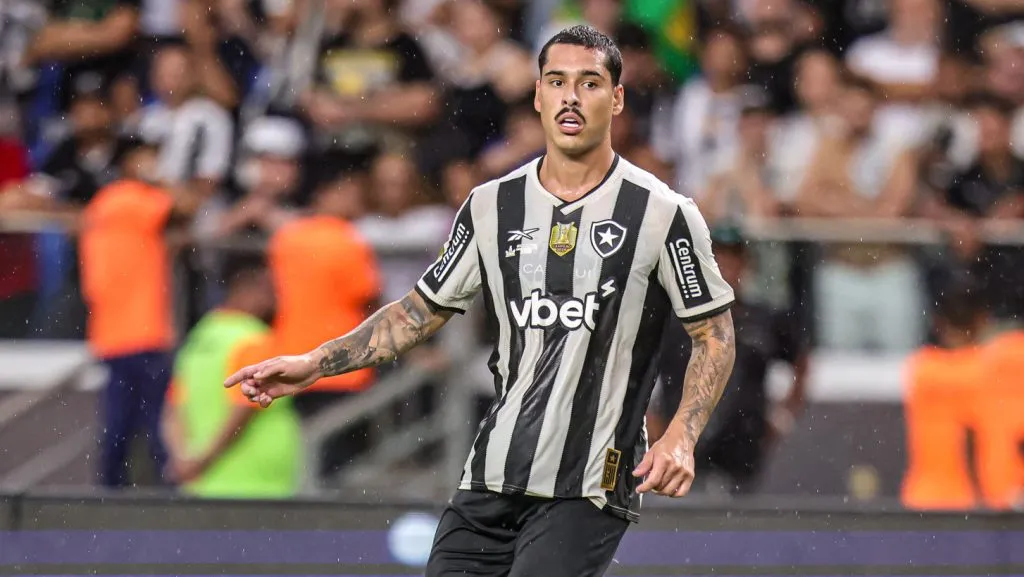 Lucas Halter está de saída do Botafogo – Foto: Fernando Torres/AGIF