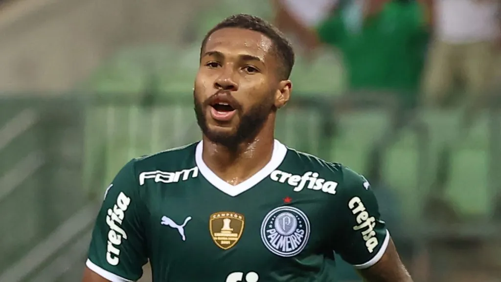 Wesley deve mudar de ares em 2025 - Foto: Marcello Zambrana/AGIF.
