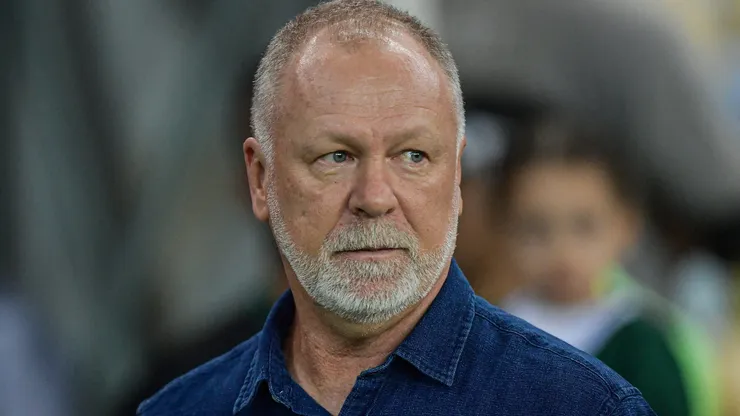 Mano Menezes durante partida entre Fluminense e Boavista, no Maracanã, pelo Campeonato Carioca.