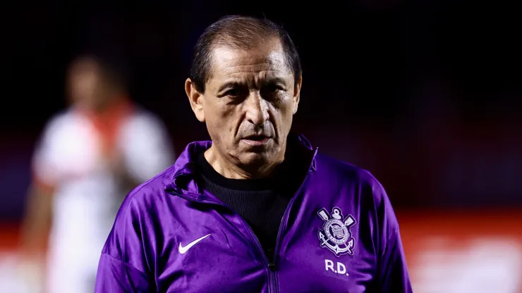 Ramon Diaz tecnico do Corinthians durante partida contra o Sao Paulo no estadio Morumbi pelo campeonato Paulista 2025. Foto: Marcello Zambrana/AGIF