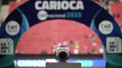 A bola do jogo vista antes da partida entre Fluminense e Bangu no Estádio Mane Garrincha pelo Campeonato Carioca 2023. Foto: Mateus Bonomi / AGIF