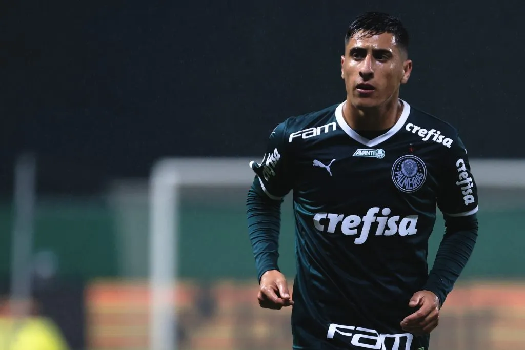 Centroavante uruguaio em ação pelo Palmeiras. Foto: Ettore Chiereguini/AGIF
