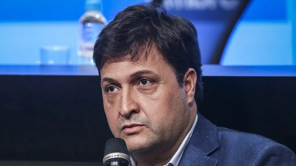 Foto: Fernando Alves/AGIF – Alberto Guerra ainda não fechou a contratação do volante, que soma passagens por Cuiabá e Ponte Preta.