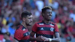 Bruno Henrique e Arrascaeta juntos, em 2019. Foto: Thiago Ribeiro/AGIF