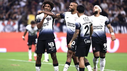 Talles Magno jogador do Corinthians comemora seu gol - Foto: Marcello Zambrana/AGIF