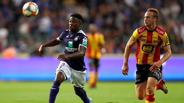 Francis Amuzu durante partida. Foto: Dean Mouhtaropoulos/Getty Images