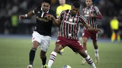 Payet e Thiago Santos em partida entre Vasco x Fluminense pelo Campeonato Brasileiro 2024. Foto: Jorge Rodrigues/AGIF