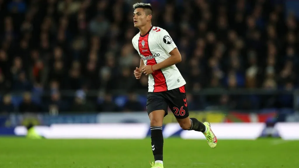 Carlos Alcaraz tem situação exposta no Everton e chega ao Flamengo – Foto: Lewis Storey/Getty Images