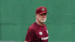 Mano Menezes está pressionado no cargo e busca por soluções