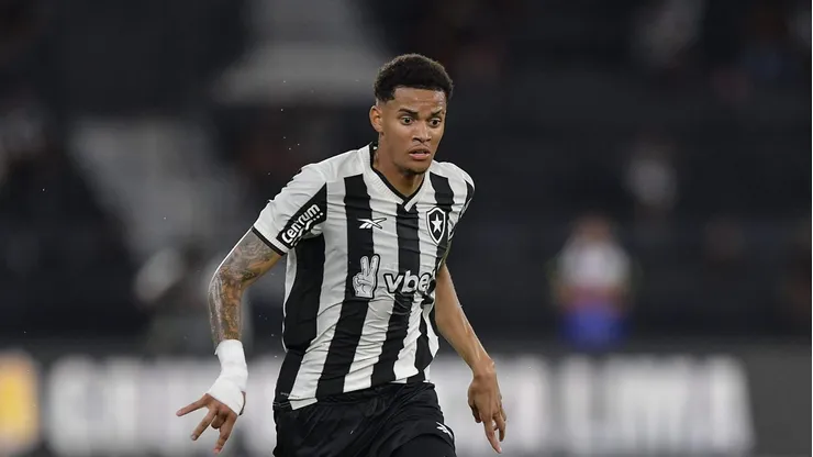 Newton no Botafogo em 2025. Foto: Thiago Ribeiro/AGIF