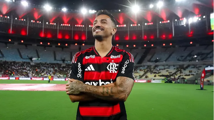 Danilo ficou surpreso - Foto: Gilvan de Souza e Paula Reis/Flamengo.