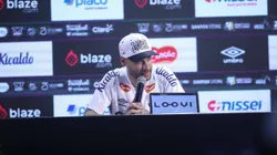 Neymar durante sua apresentação oficial como jogador do Santos em coletiva de imprensa realizada no Vila Belmiro. Foto: Reinaldo Campos / AGIF