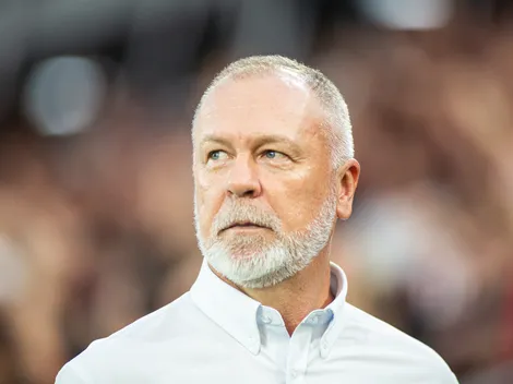 Mano Menezes exige um camisa 9 no Fluminense