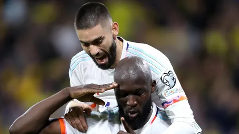 Lukaku e Carrasco durante jogo da Seleção da Bélgica.