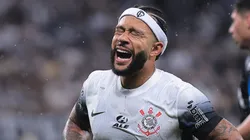Memphis Depay, do Corinthians, pediu desculpas pelo erro.