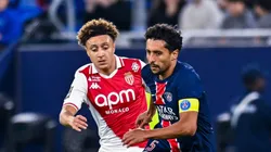 Marquinhos divide bola com Eliesse Ben Seghir em partida entre Monaco e PSG. Foto: Xinhua / Alamy Stock Photo