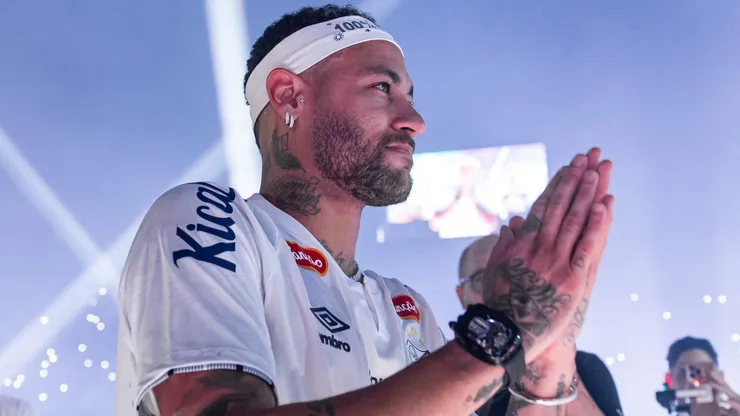 Neymar faz a sua reestreia no Santos após 12 anos. Foto: Raul Baretta/ Santos FC.