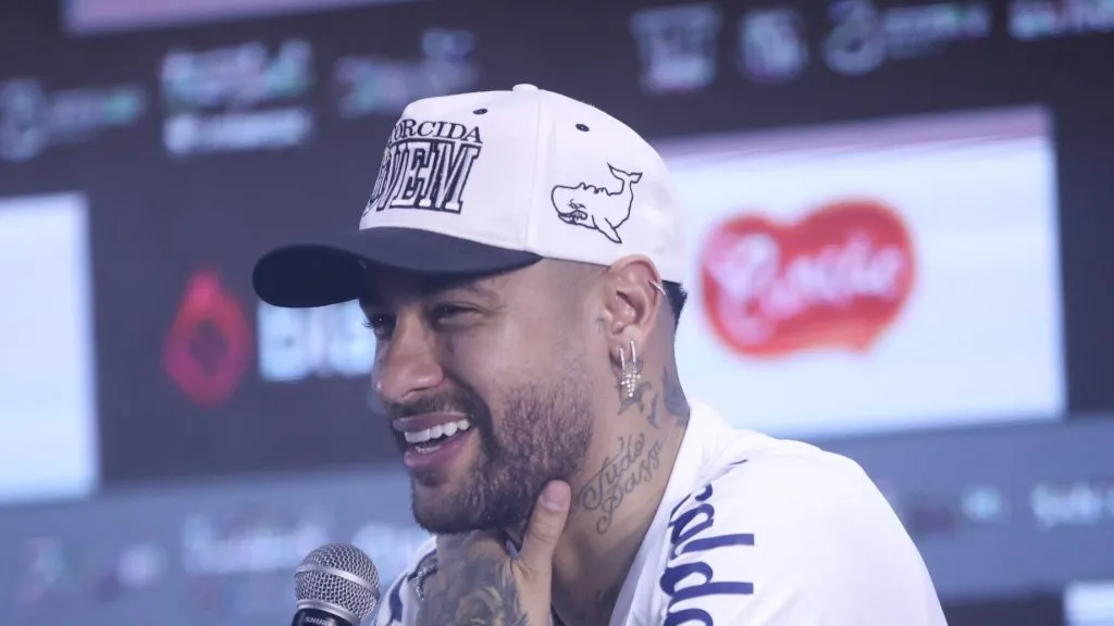 Foto: Reinaldo Campos/AGIF – Apresentador da Band analisou os primeiros treinos de Ney Jr em retorno ao Alvinegro.