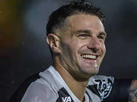 Vegetti atinge marca histórica com a camisa do Vasco