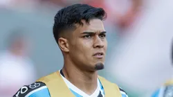 Arezo tem grandes chances de sair do Grêmio.